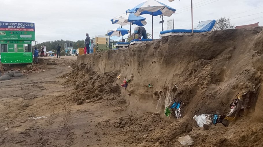  Rise in water levels in Cox’s Bazar affects sea beach