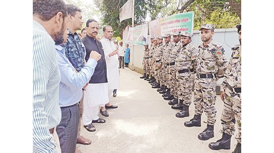 CCC deploys ‘Striking Force’ to remove illegal structures on roads