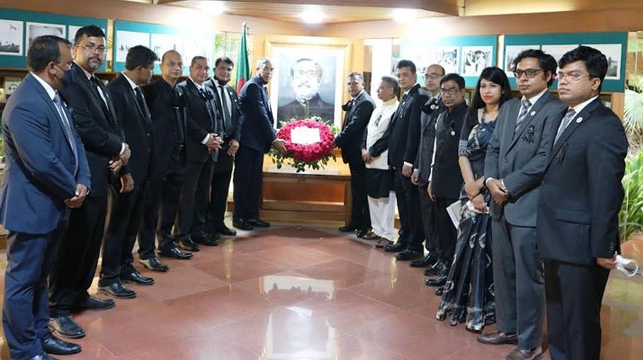 Bangladesh mission in New Delhi pays homage to Bangabandhu