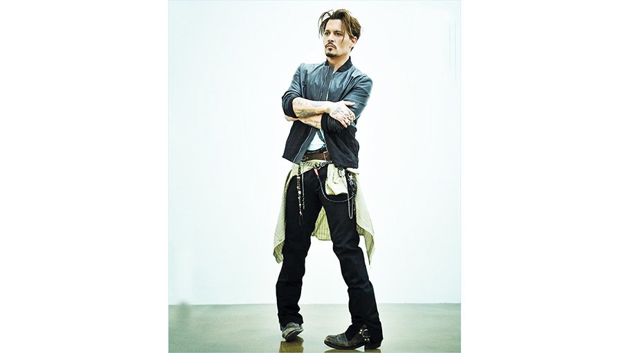 Johnny Depp all set  to direct movie