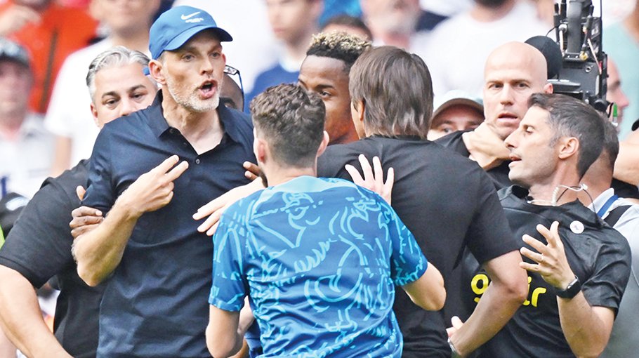 Tuchel unimpressed by referee Dean's apology