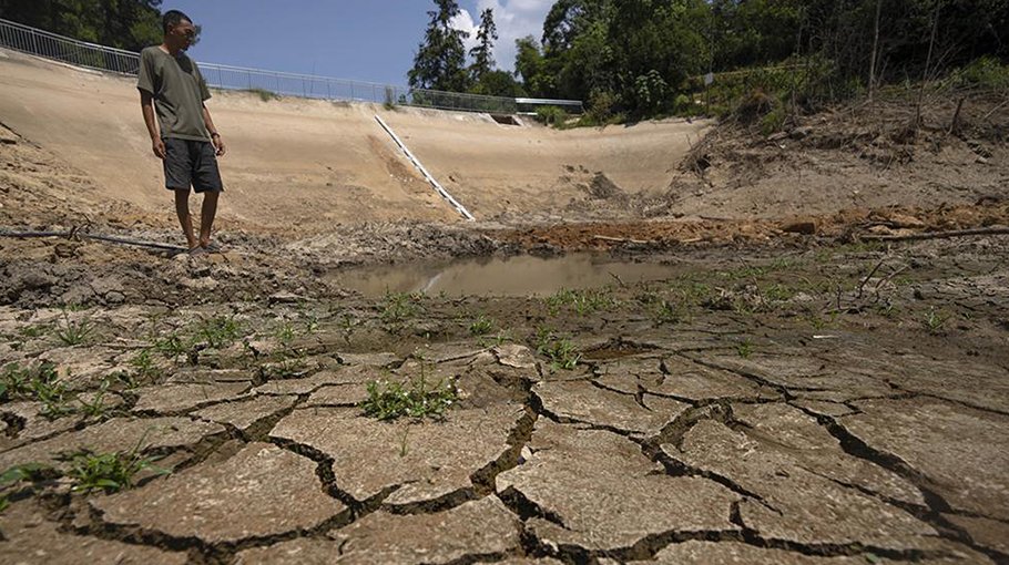 Chinese farmers struggle as scorching drought wilts crops