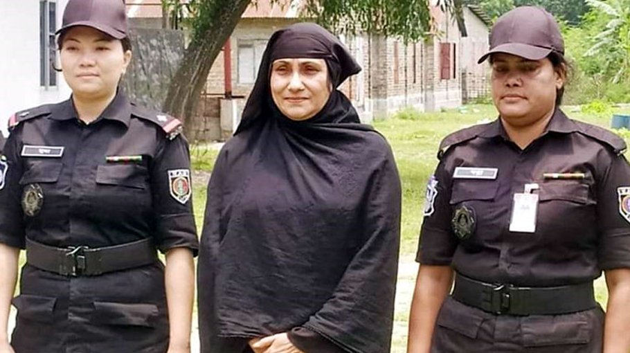  SC stays HC bail  order for Shila