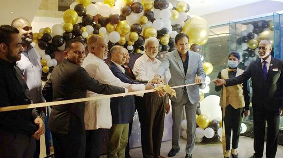 Hotel Peninsula opens Cirrus Sky Dining Restaurant