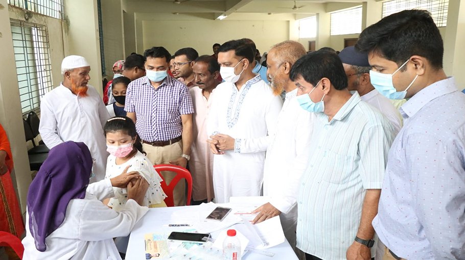 MCC Mayor visits vaccination programme