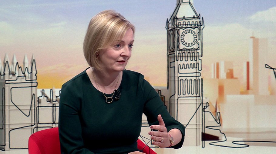 Liz Truss pledges energy plan in a week if she becomes PM