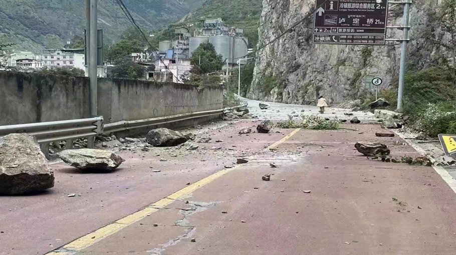 7 dead after powerful quake shakes southwest China