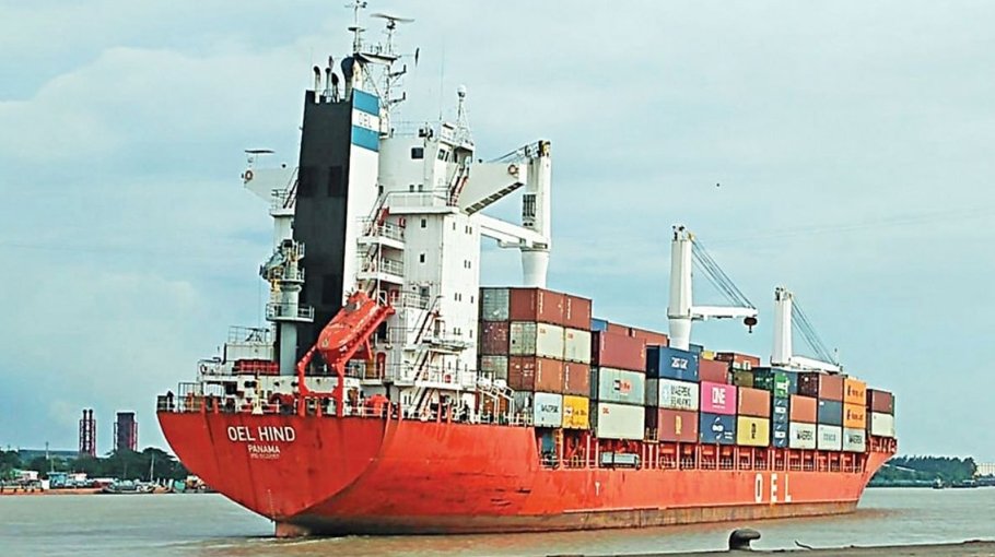 Indian transit container arrives in Chattogram port
