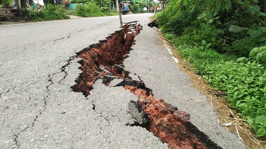 Gurudaspur people suffer for irregularities in roadwork