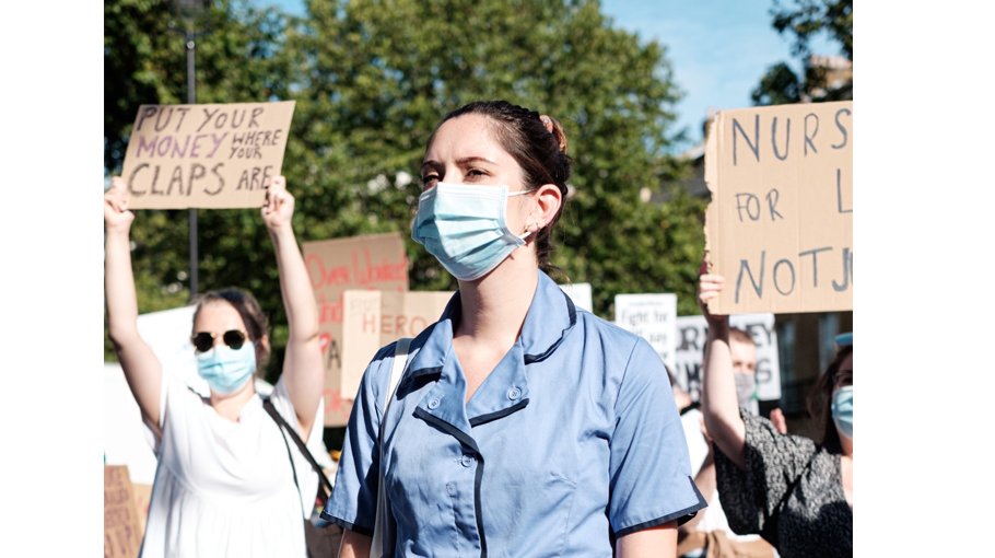 Luring doctors from  poorer countries