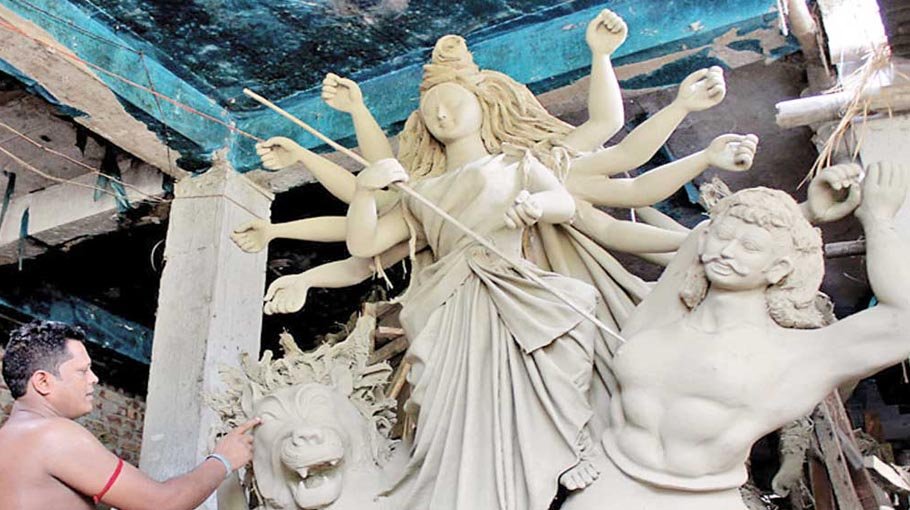 Idol artisans busy ahead of Durga puja