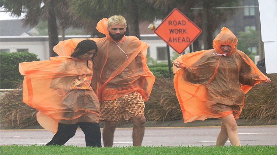 Ian swamps southwest Florida, trapping people in homes