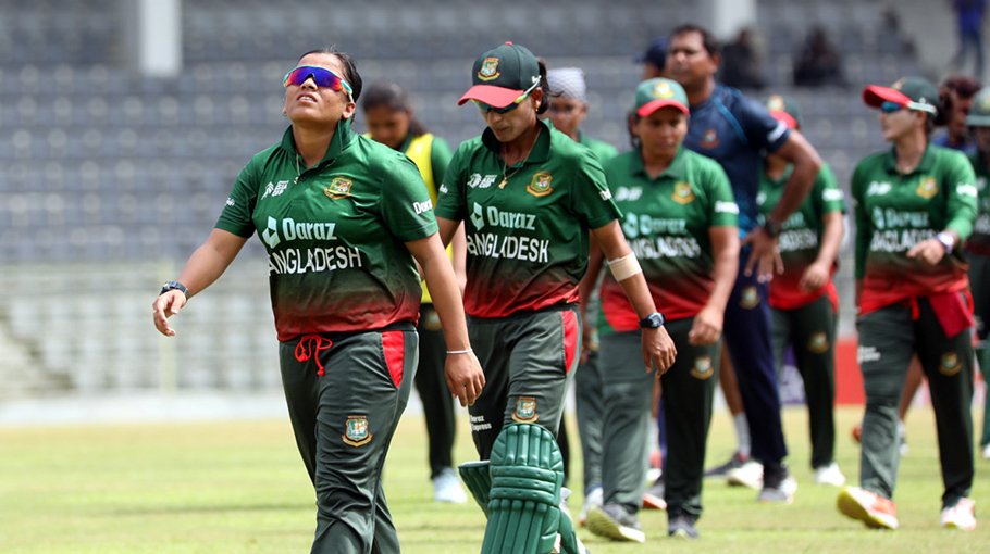 SL beat Tigresses in rain-hit close game