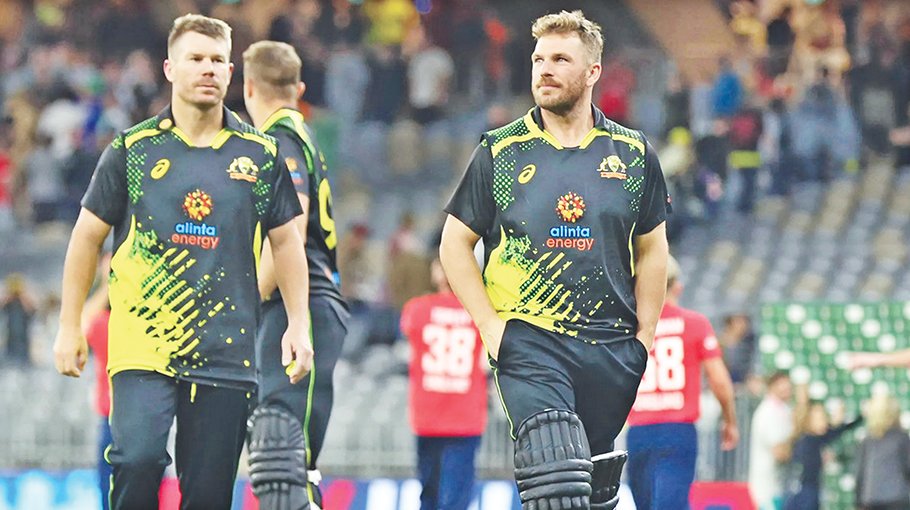 Stump microphone incident leads to reprimand for Finch