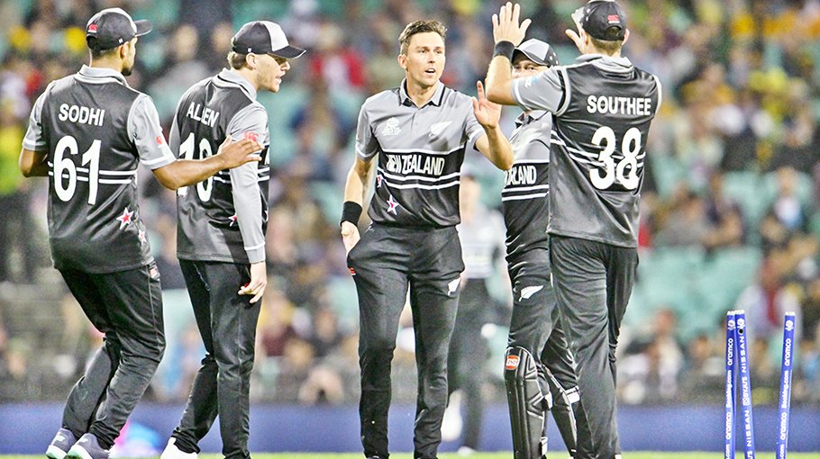 Kiwis thrash reigning  champions Australia