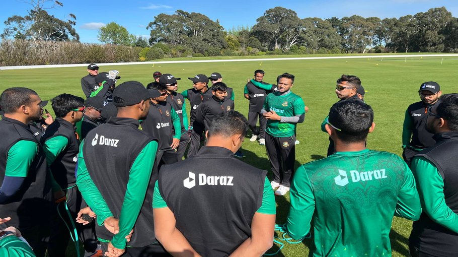 Tigers reach Hobart for first match of  T20 WC