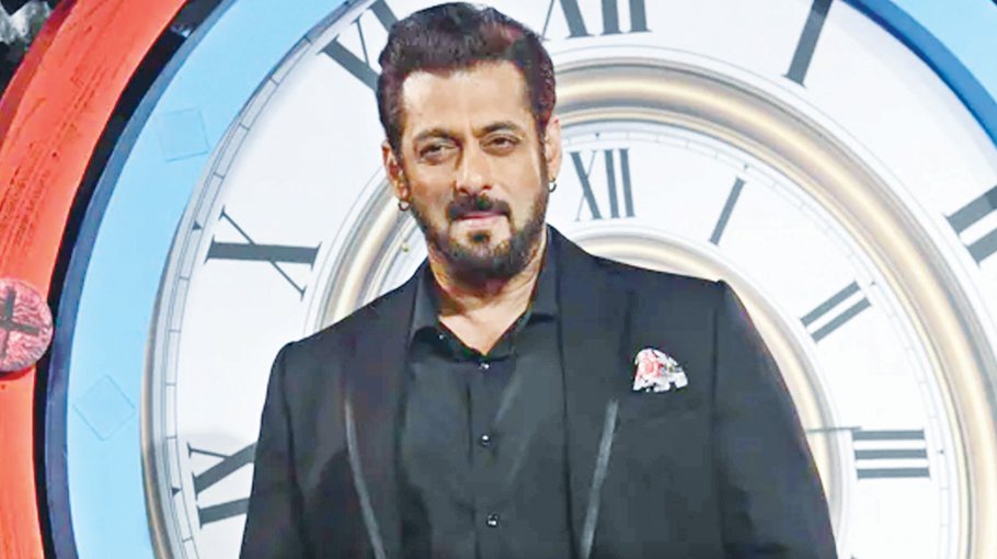 Salman Khan down with dengue, but recovering well