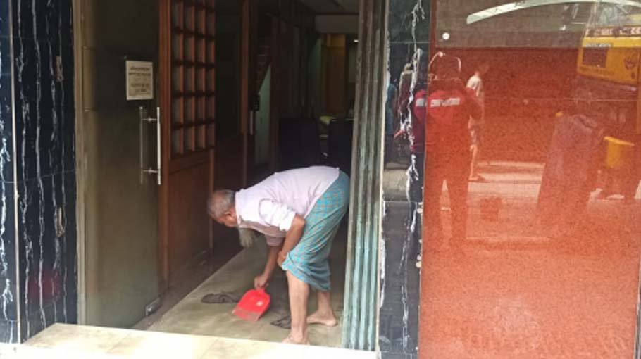 Goods worth several hundred crores lost in tidal water in Khatunganj