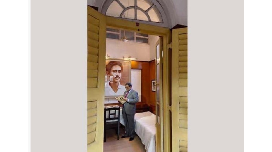 CJ pays homage to Bangabandhu in Kolkata 