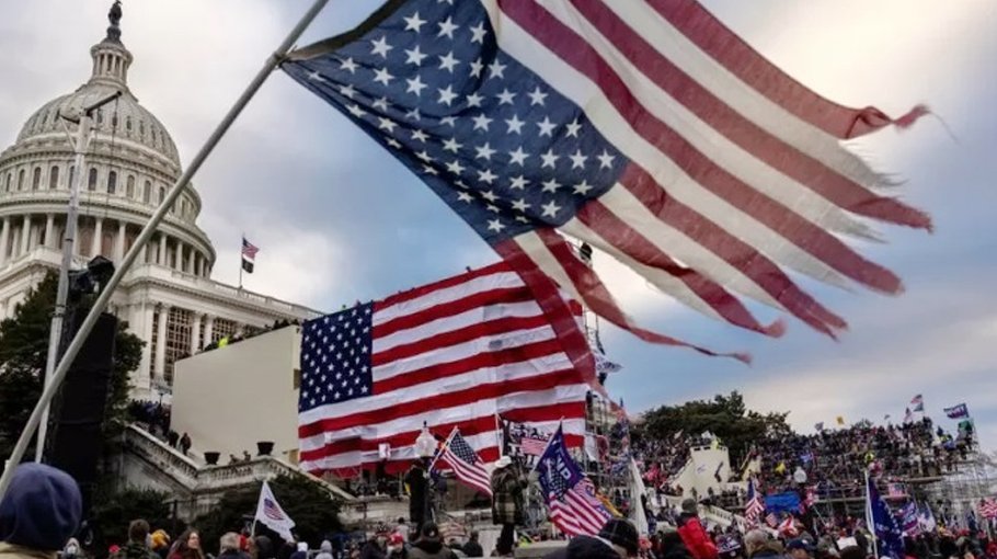 Violence warning ahead of US midterm polls