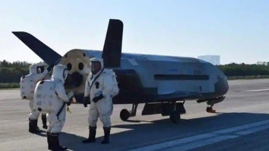 US military space drone returns to Earth after 908 days in orbit