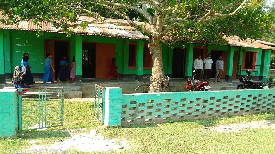 Jhenaidah govt primary  schools in dire condition