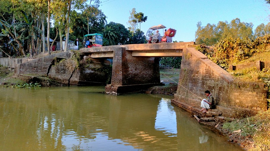Dilapidated bridge over Buri Teesta on the verge of collapse 