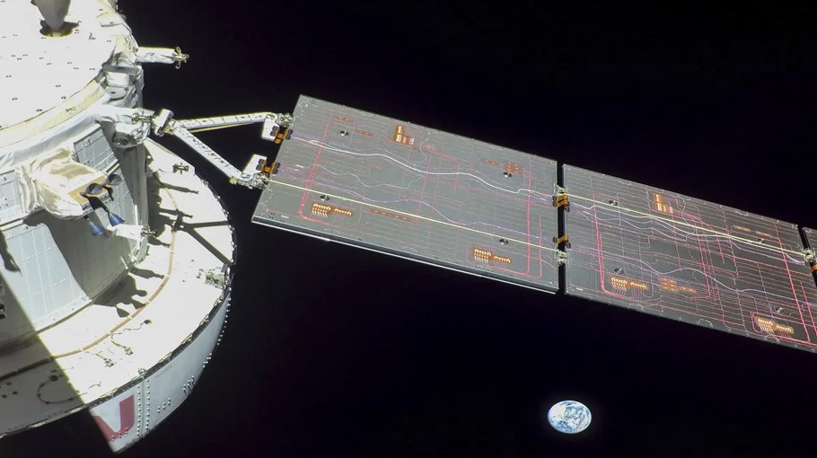 NASA Orion spacecraft enters lunar orbit 