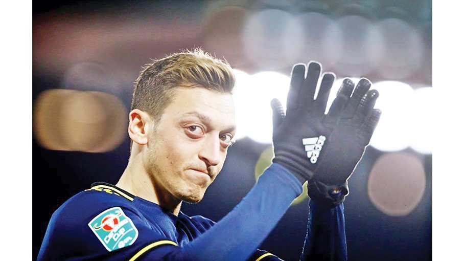 World Cup fans recall Germany of racism towards former teammate Ozil