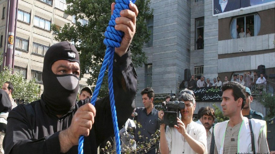 Iran carries out  first execution  over protests