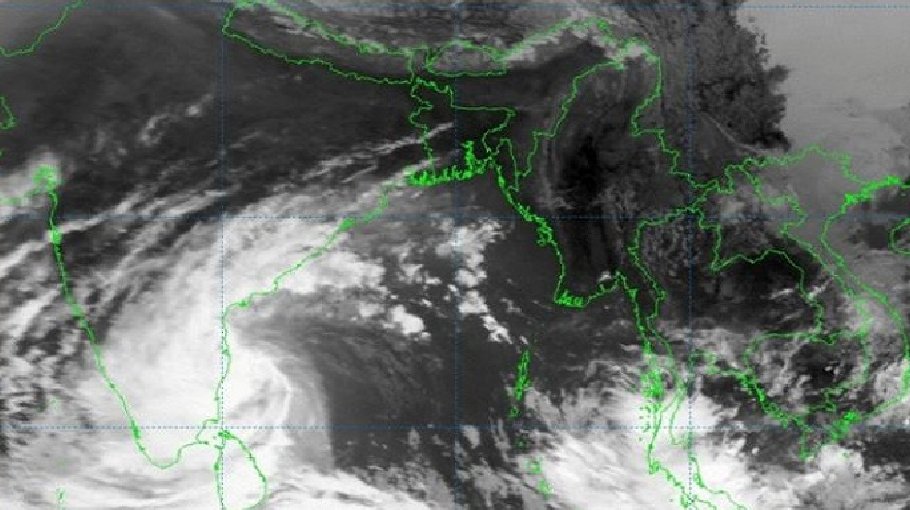 ‘Cyclone Mandous won’t hit Bangladesh’