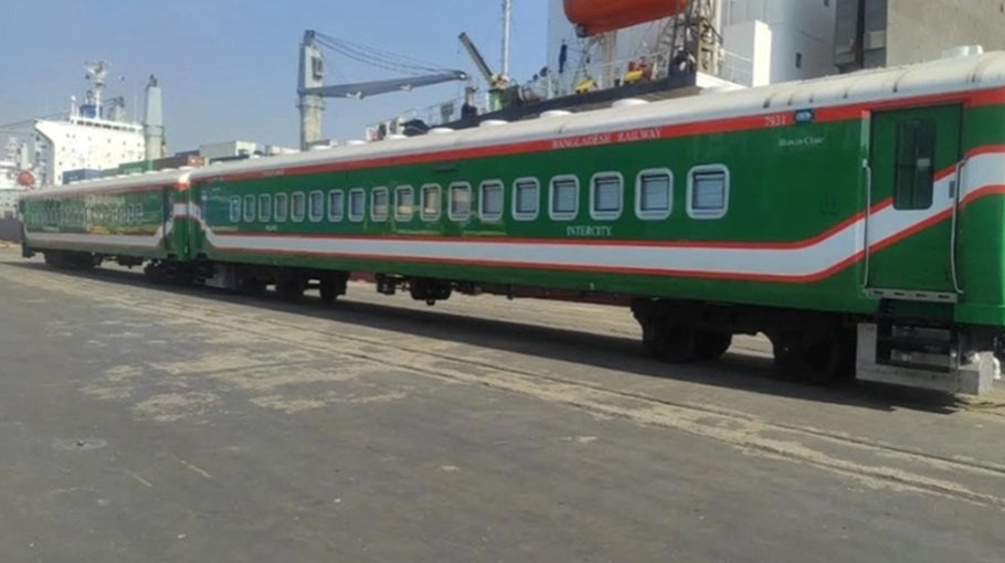 15 coaches of Padma Bridge Rail Project arrive at Chattogram Port