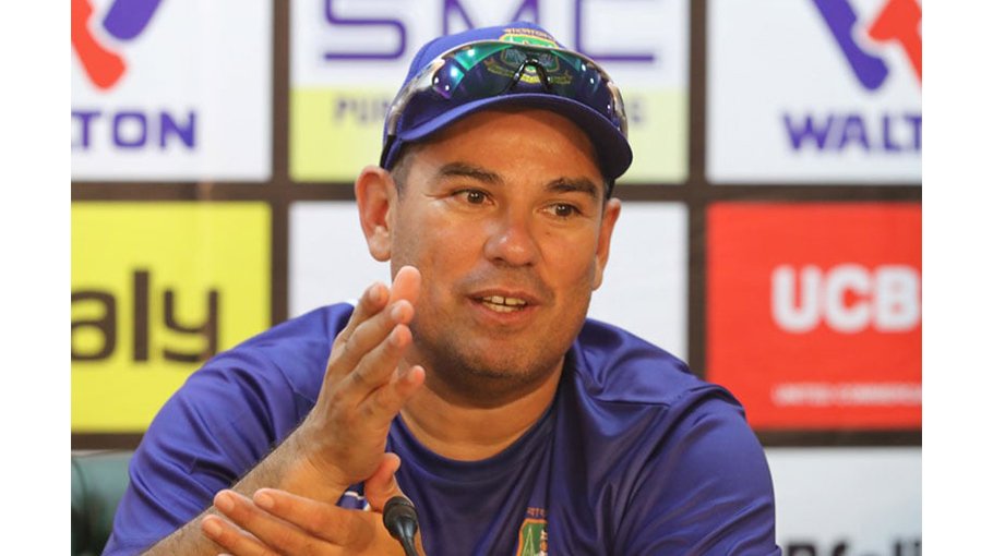 It's stupid to watch WC football ahead of Test: Domingo