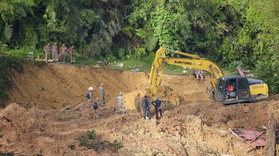 Landslide kills 21, leaves 12 missing in Malaysia 