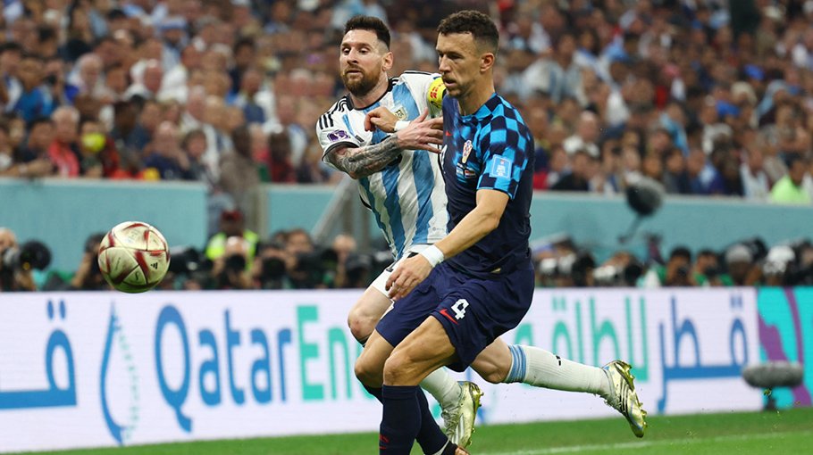Messi’s defensive work not up for debate, says Pochettino