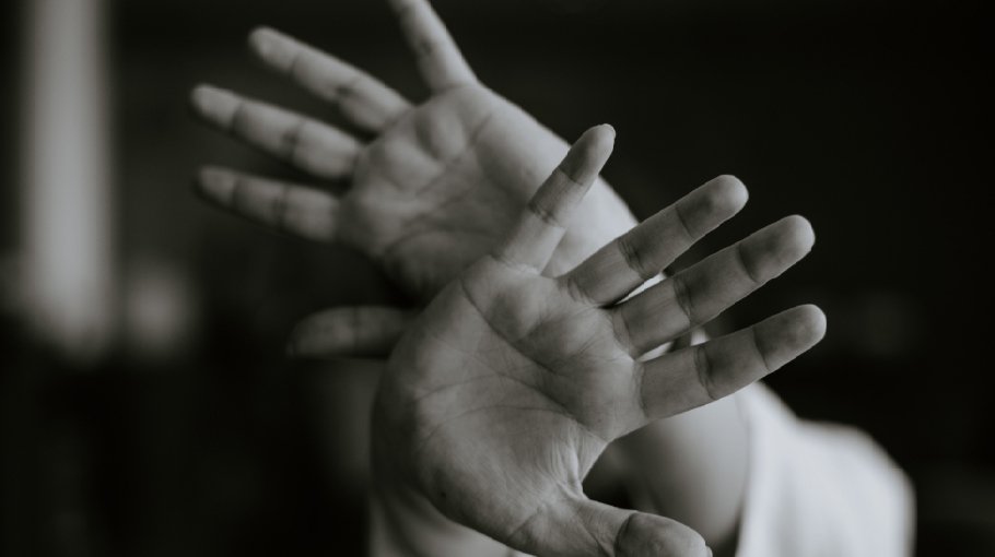 Youth trying to rape child on the run