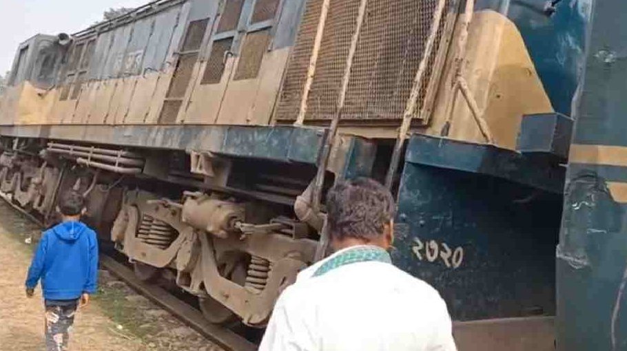Wagon derailment disrupts train  service in Mymensingh