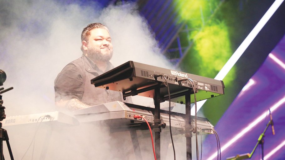 Fuad enthralls Dhaka with popular tracks in night of nostalgia