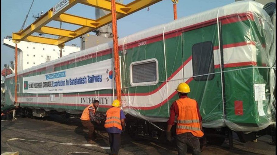 15 meter-gauge rail coaches arrive at Ctg port