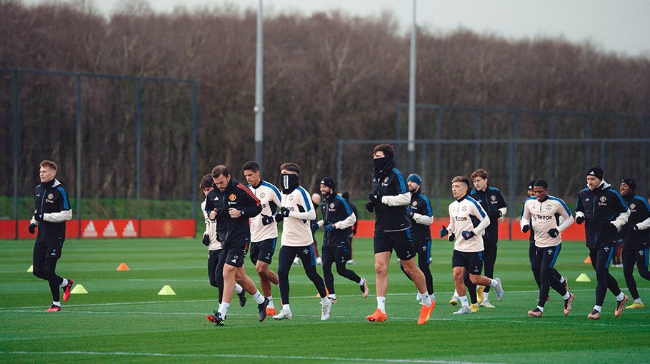 Man United seek revenge against City in weekend of derbies