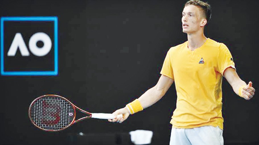 Lehecka stuns Auger-Aliassime as another seed falls in Melbourne