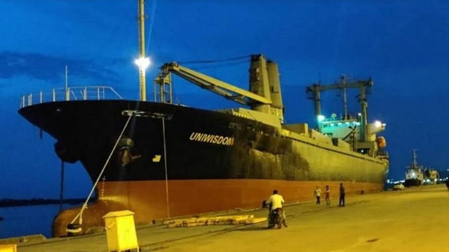 Shipments for RNPP, Bangabandhu Bridge arrive at Mongla port