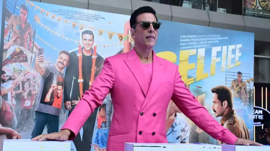 Akshay reacts to reports of charging Rs 50-100cr per film
