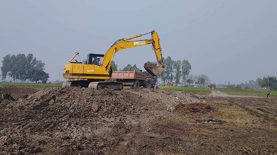 Soil cutting goes unabated in Pabna
