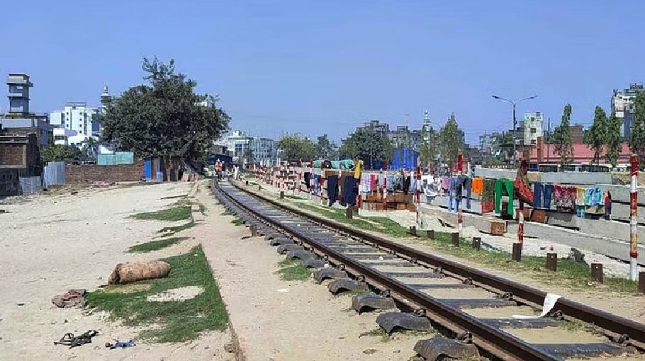 Massive work continues on Dhaka-N’ganj rail route 