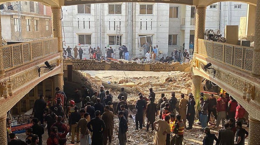 Police targeted in attack that kills 47