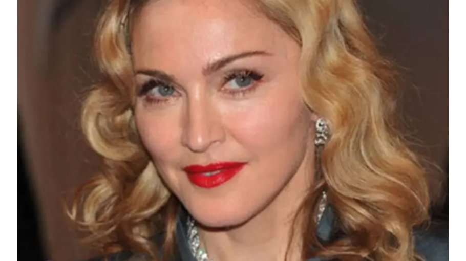 Madonna dances to Lady Gaga's Bloody Mary 