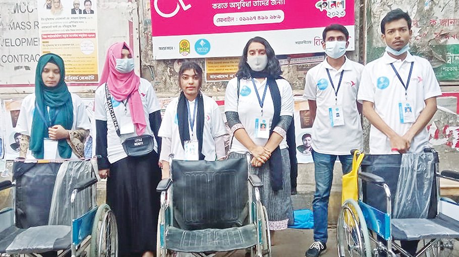 Wheelchair service for people with special needs at book 