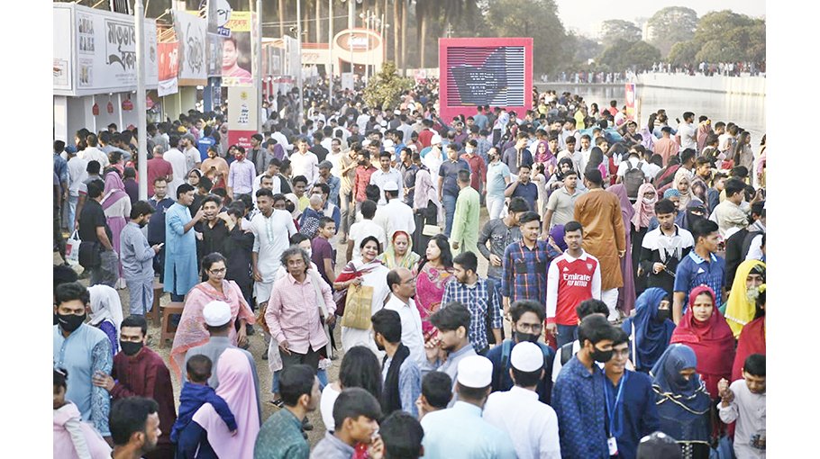 Huge crowd noticed on   weekend