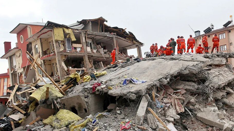 Earthquake, destruction and aftershocks